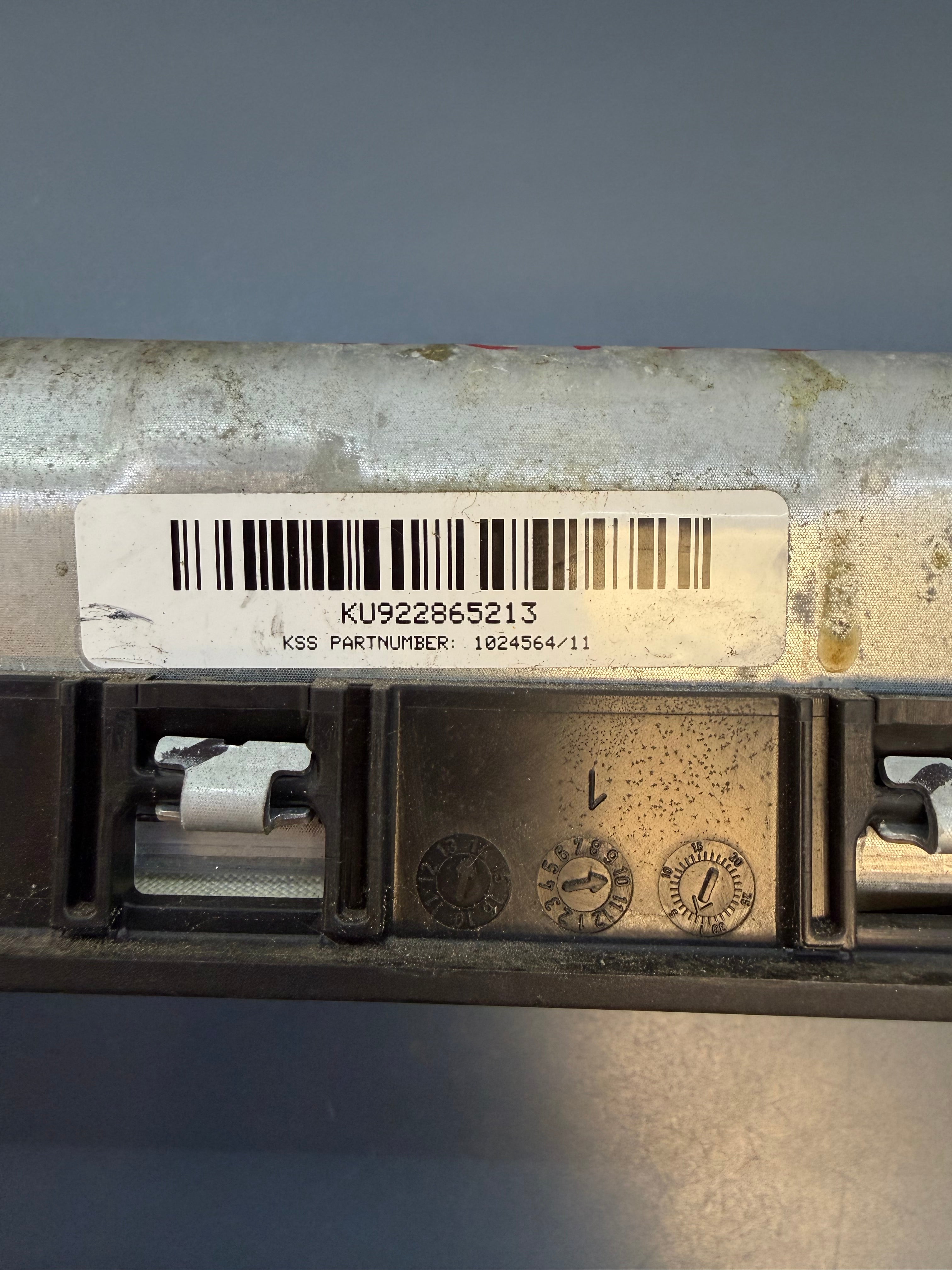 BMW F30 Right side Knees Airbag KU922865213