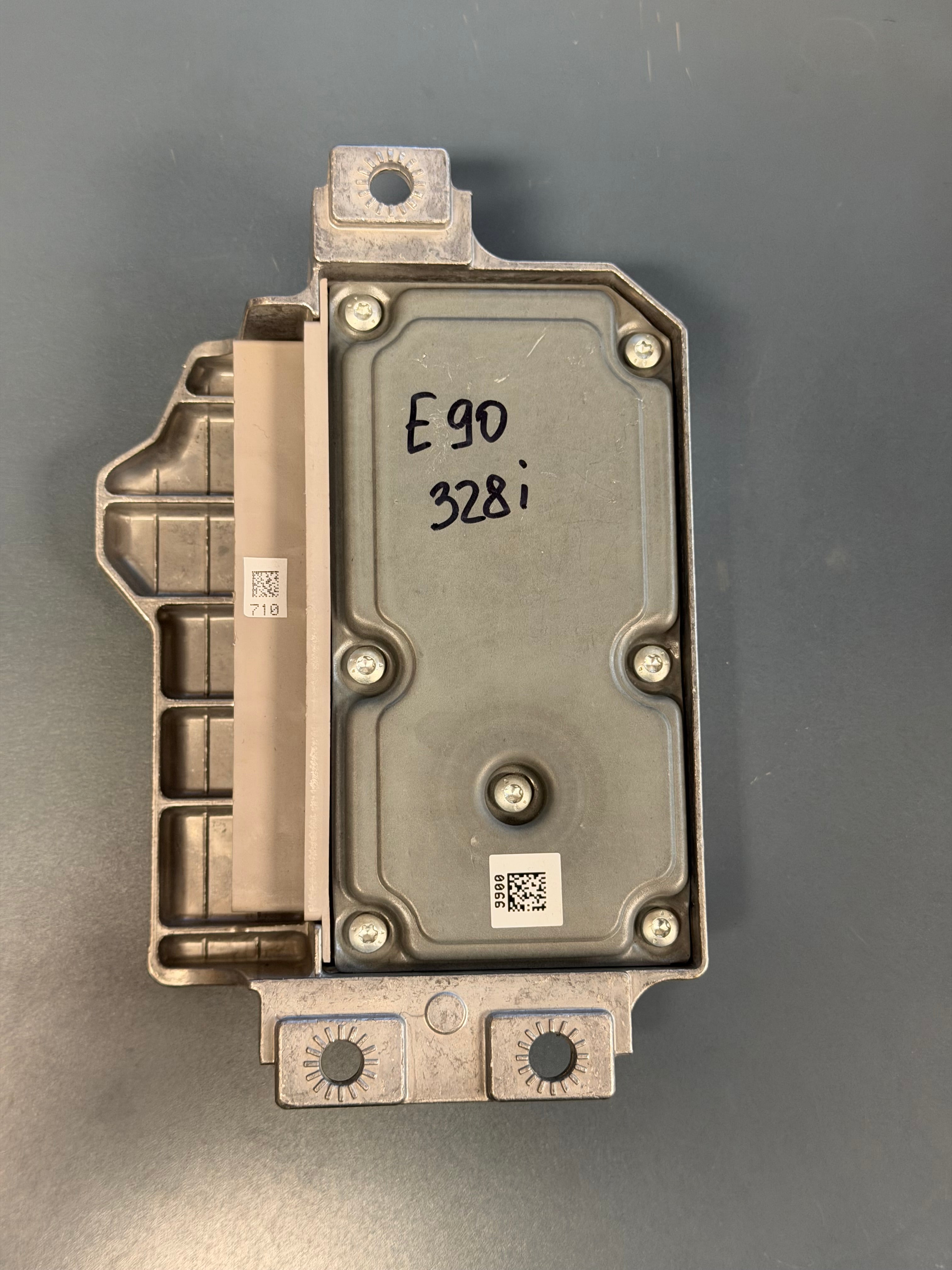 Airbag Control Module E90 328i 9166057-01