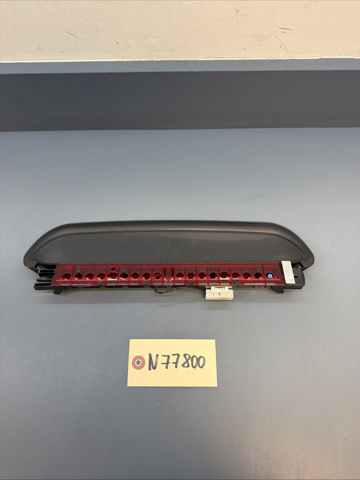 2006-2011 BMW E90 SEDAN 328I 330I 335I M3 THIRD BRAKE STOP LIGHT LAMP 7146059