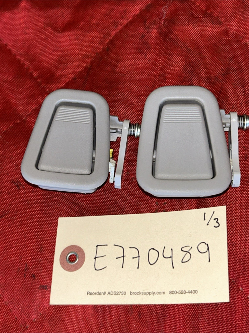 07-13 BMW E92 COUPE 328I LEFT OR RIGHT ROOF HANGER HOOK GREY OEM 7008000