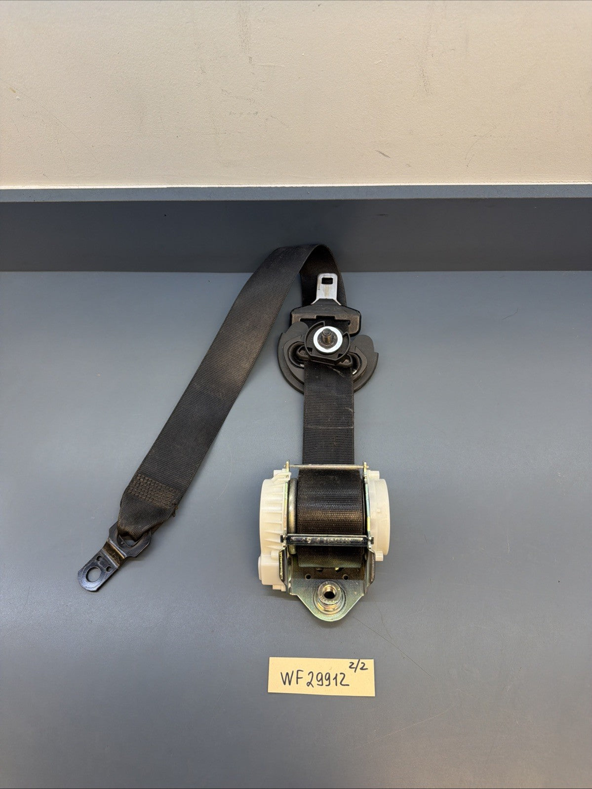 2004 - 2010 BMW X3 E83 FRONT LEFT DRIVER SIDE SEAT BELT STRAP 34003071B OEM