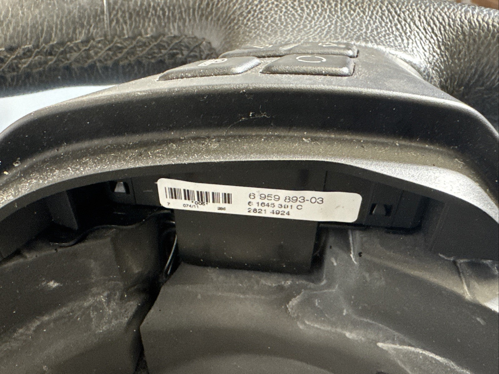 2006–2011 BMW 325i E90 STEERING WHEEL W/ CONTROL SWITCHES OEM 6959893-01 6764547