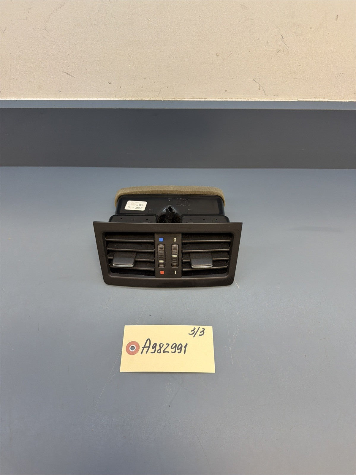 BMW 3 Series E90 E91 LCI 6932023 Rear Center Air Intake Rear Center Vent Grill