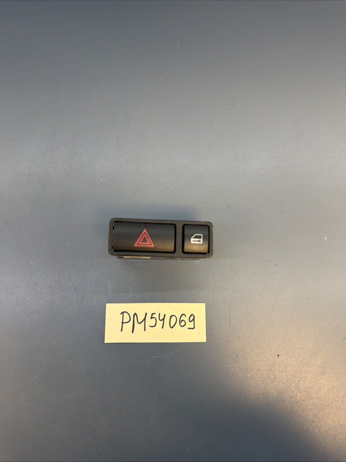 2000-2006 BMW E53 X5 E46 3 Series Hazard Locking Switch OEM 8368920