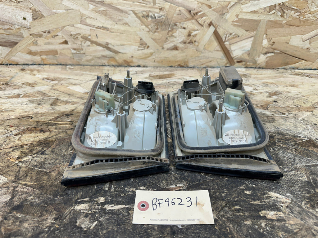 BMW 92-96 E34 5 SERIES SEDAN INNER TAIL LIGHT SET R+L 2PC OEM 1379398+1389015