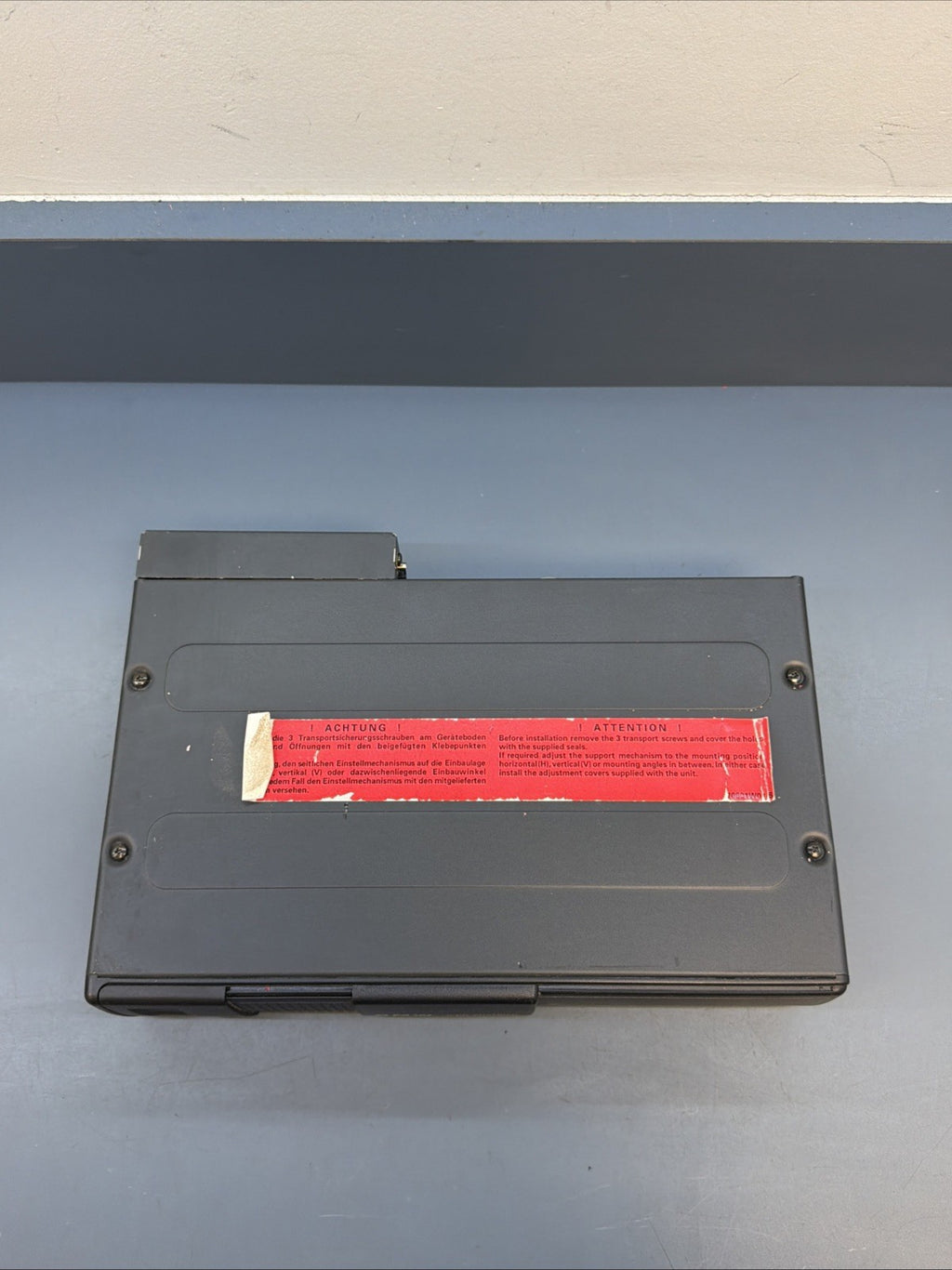 BMW E39 97-03 525i 528i 530i 540i M5 Trunk OEM 6 disc CD Changer OEM 1469404