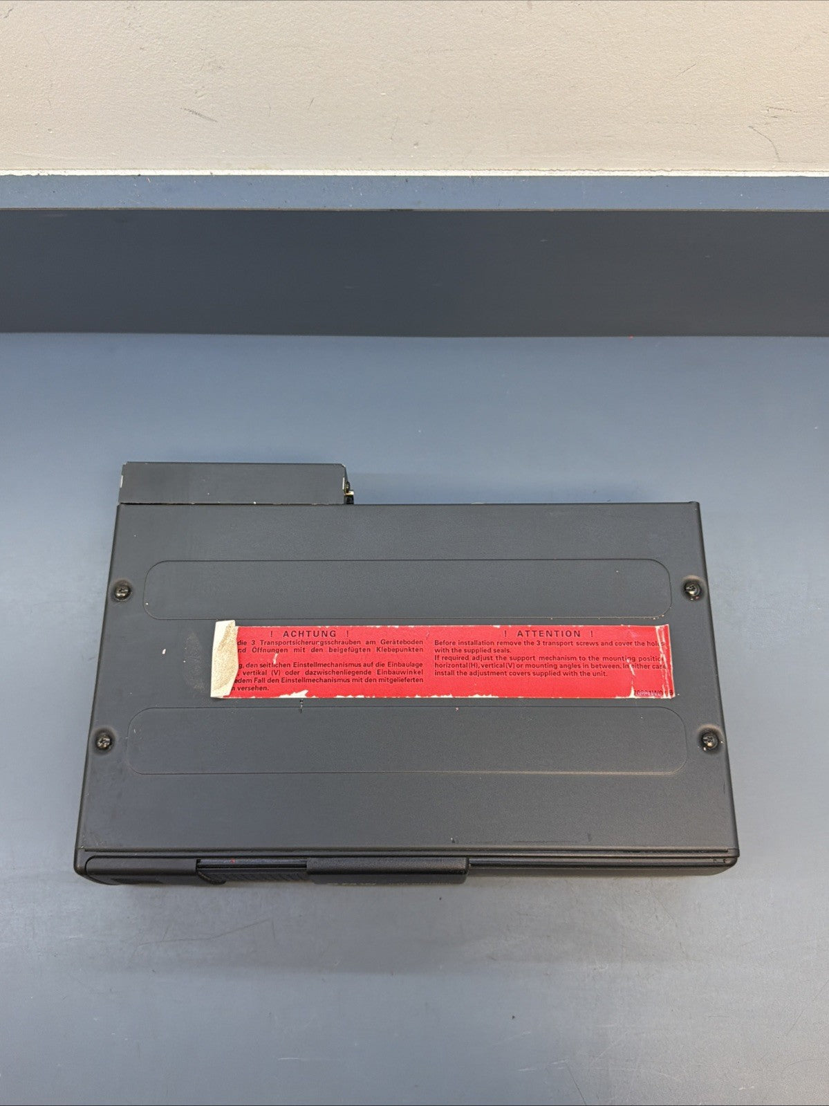 BMW E39 97-03 525i 528i 530i 540i M5 Trunk OEM 6 disc CD Changer OEM 1469404