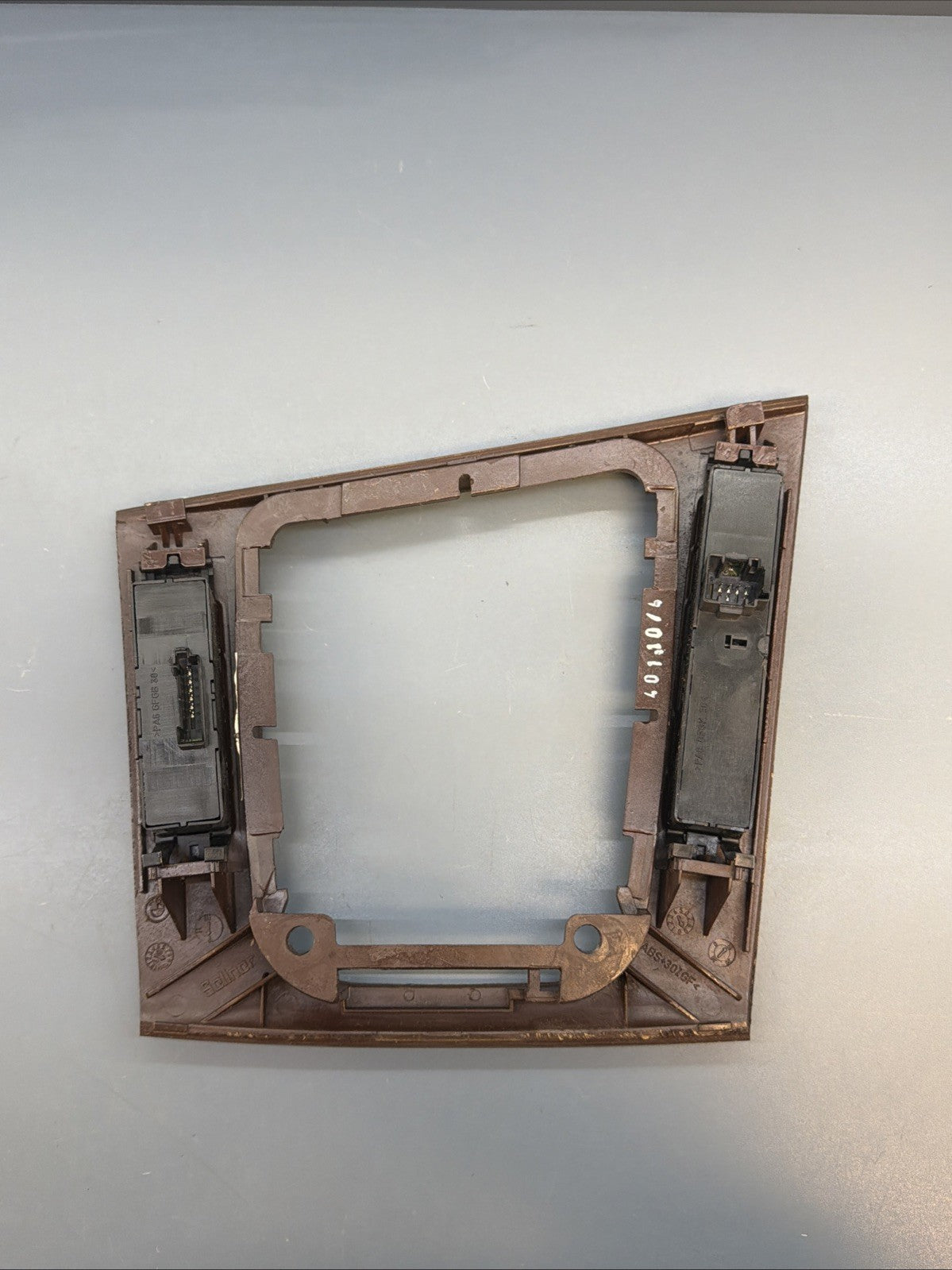 99-06 BMW E46 3-SERIES SEDAN SHIFTER BEZEL SURROUND WOOD GRAIN TRIM 8209456