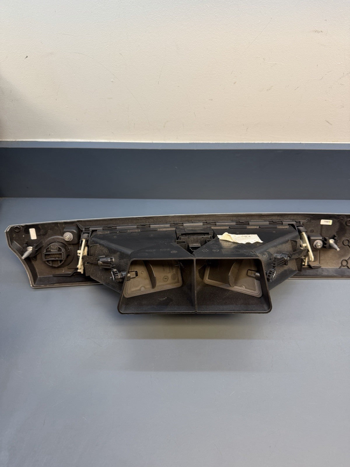 BMW 05-13 E90 3 SERIES RIGHT DASH VENT TRIM ALUMINUM OEM 9147391 *NOTE*