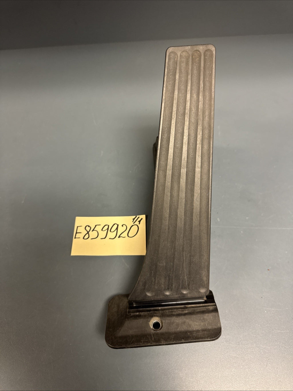 07-13 BMW 328i 335i E90 E92 E93 Gas Pedal Accelerator Sensor OEM 6858574