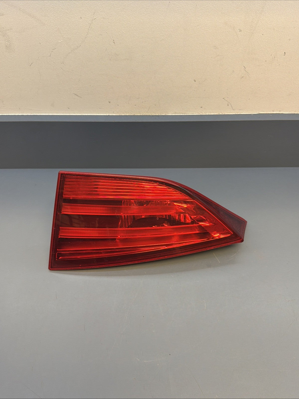 2012-2015 BMW E84 X1 REAR RIGHT INNER TAIL LIGHT ASSEMBLY OEM 2990114