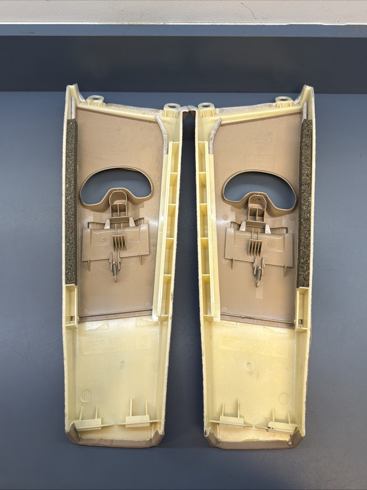 2001-2006 BMW E46 M3 330Ci COUPE B Pillar B-PILLAR Trims Cover BEIGE 7057296/95
