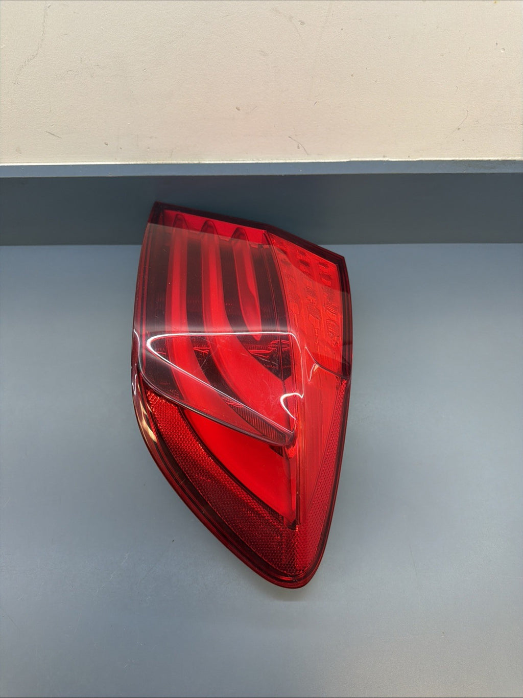 2011-2013 BMW F10 528i 535i 550i M5 RIGHT PASSANGER TAIL/BRAKE LIGHT 7203232