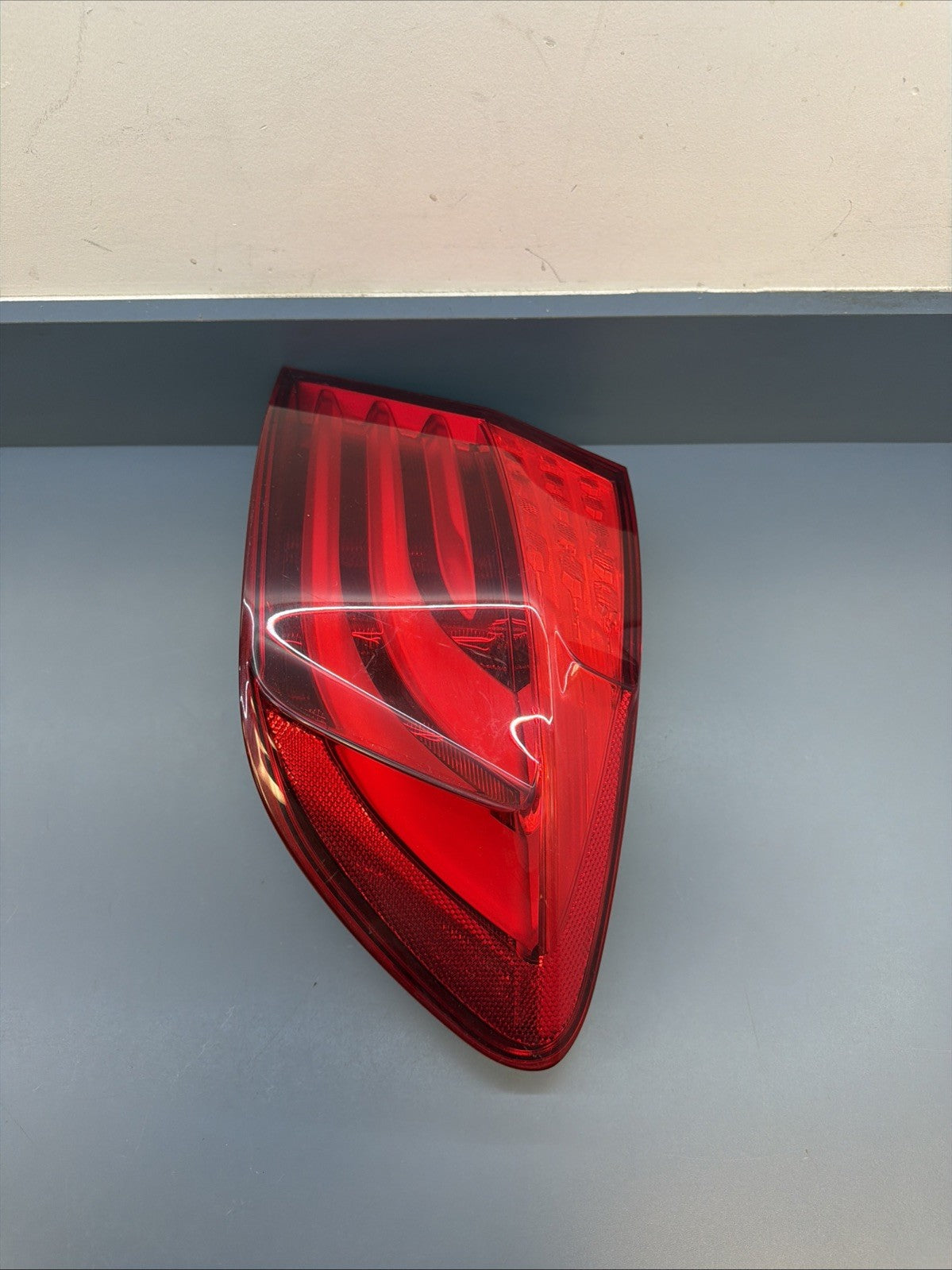 2011-2013 BMW F10 528i 535i 550i M5 RIGHT PASSANGER TAIL/BRAKE LIGHT 7203232