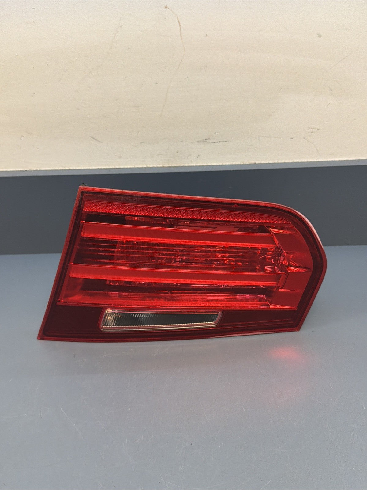 2012 - 2015 BMW F30 328I 335I REAR RIGHT PASSENGER INNER TAIL LIGHT OEM 7259916