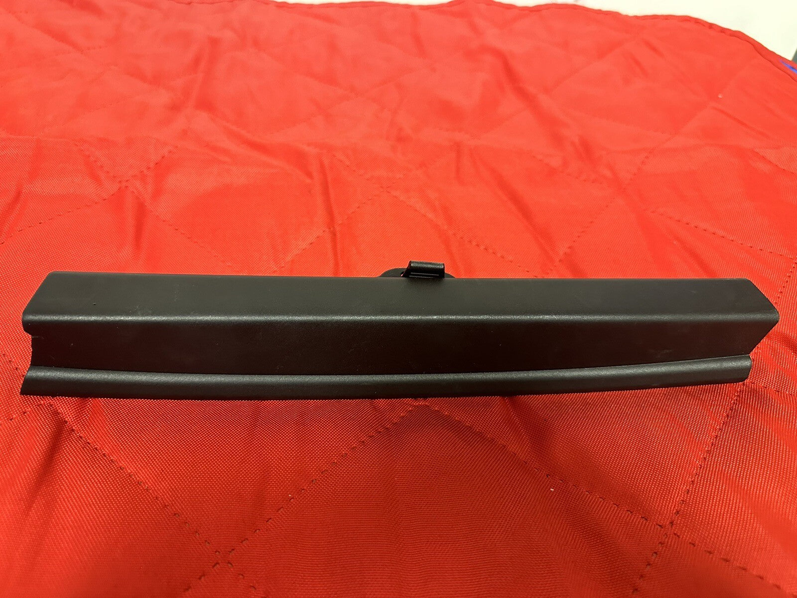 04-10 BMW E60 5 SERIES REAR LEFT SIDE DOOR QUARTER WINDOW SUN SHADE OEM 6984649