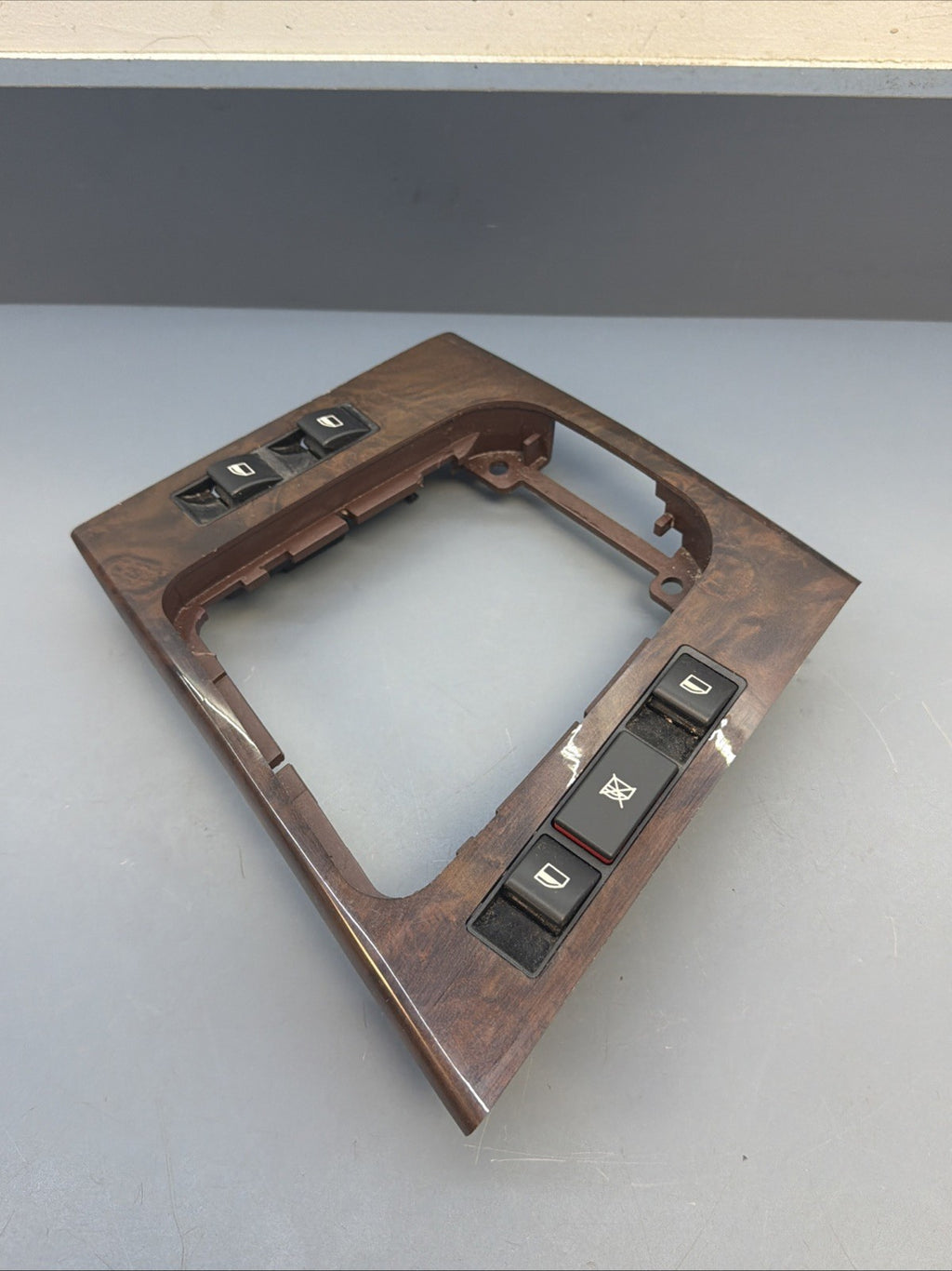 99-06 BMW E46 3-SERIES SEDAN SHIFTER BEZEL SURROUND WOOD GRAIN TRIM 8209456