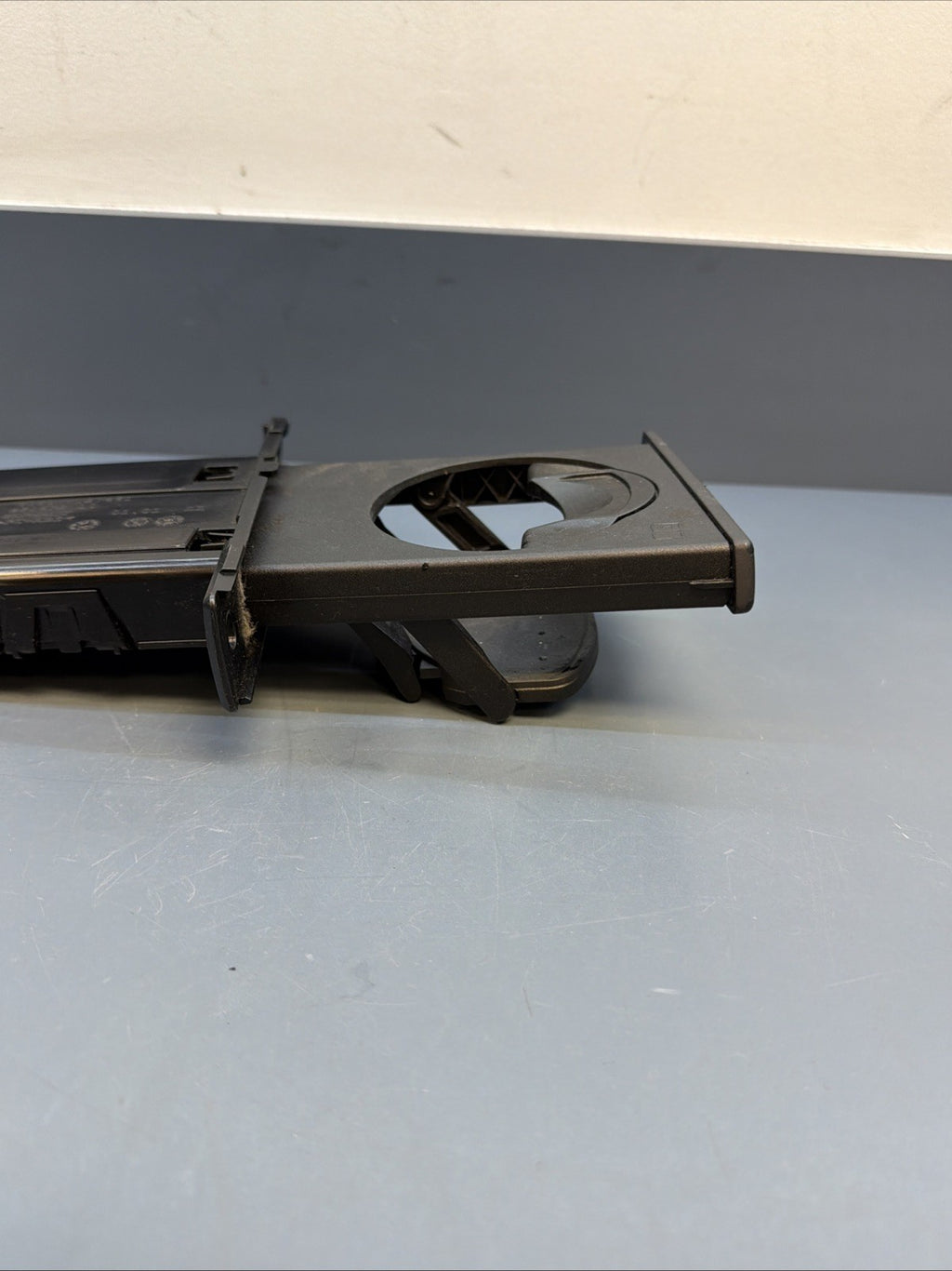 OEM 06-13 BMW 328i 335i E90 E91 E92 E93 Front Right Passenger Cup Holder 7127461