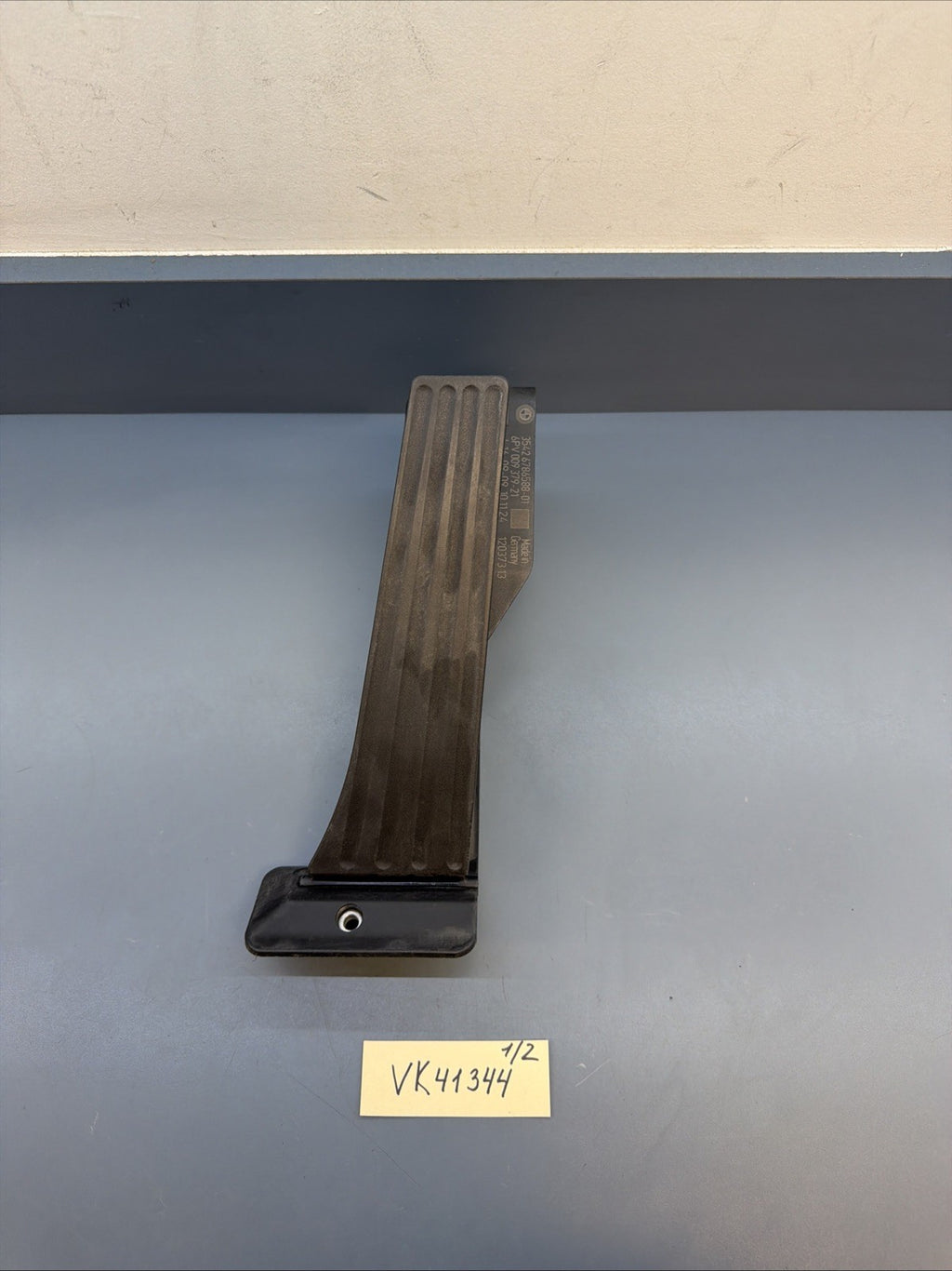 07-13 BMW E82 E88 E90 E92 128i 135i Gas Pedal Accelerator 35426786588 OEM