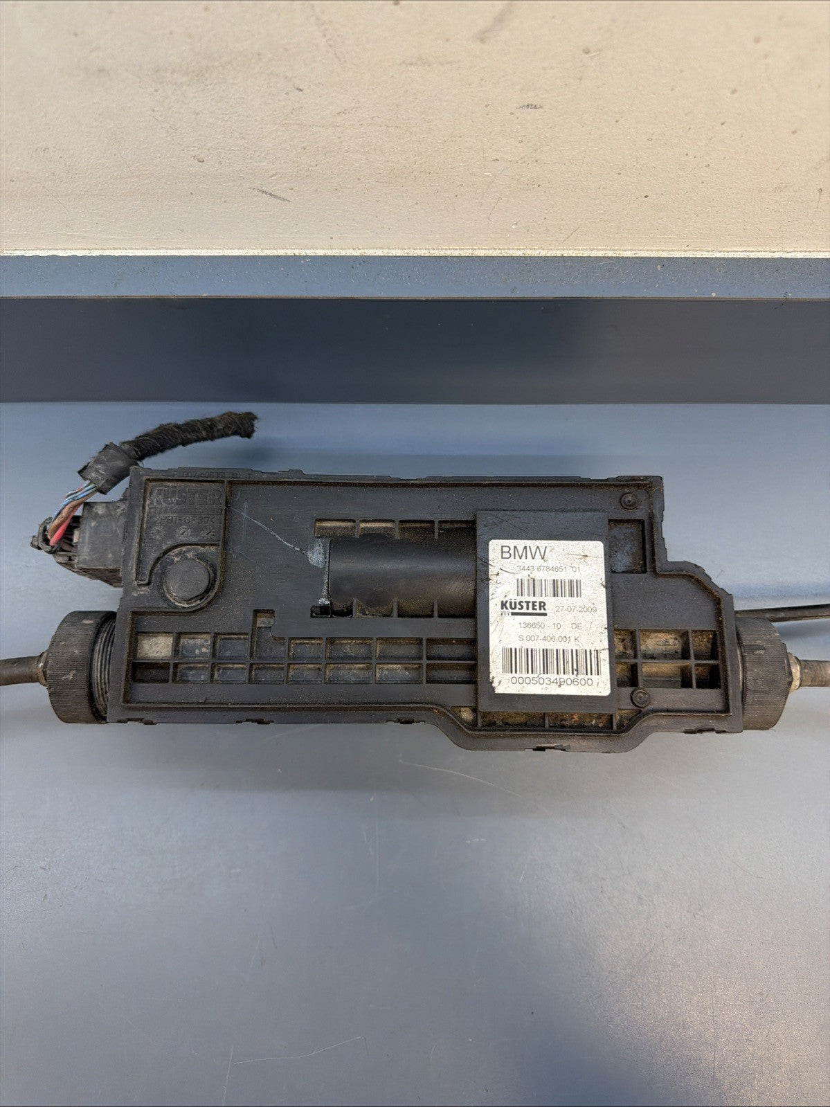 09-15 BMW F01 F02 750i 750Li Emergency Parking Brake Actuator Motor 6784651