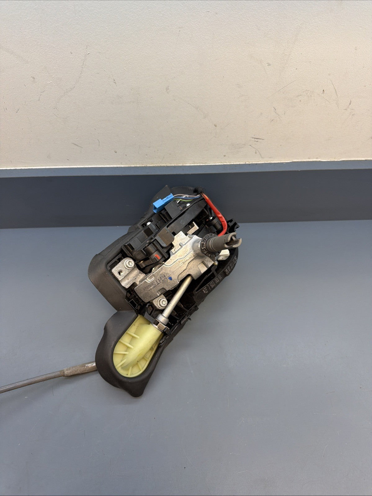 2007-2013 BMW 328i E90 GENUINE AUTOMATIC TRANSMISSION GEAR SHIFTER OEM 7603765
