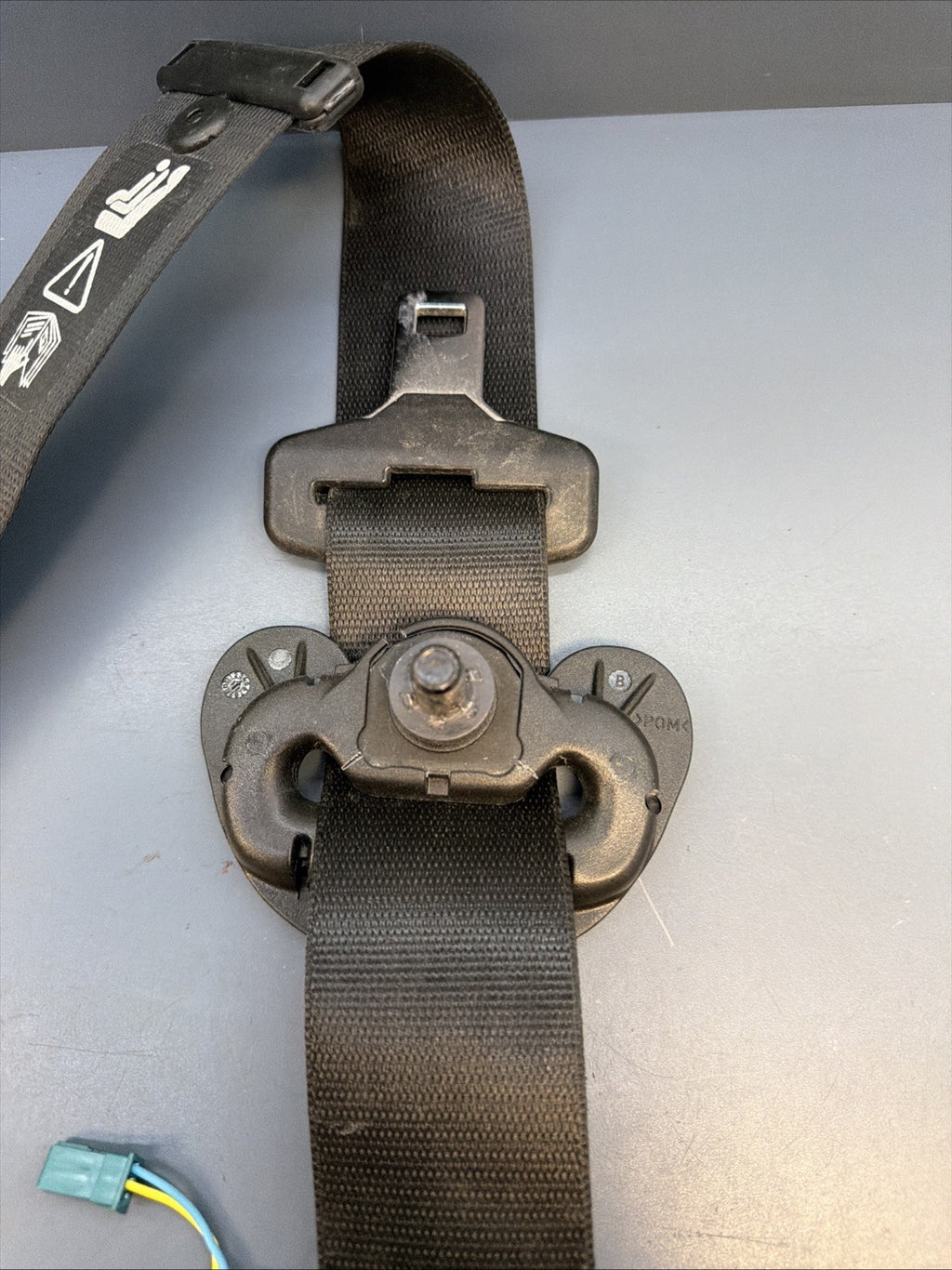 2006-2013 BMW E90 E92 Front Right Passenger Side Seat Belt Retractor 34072775