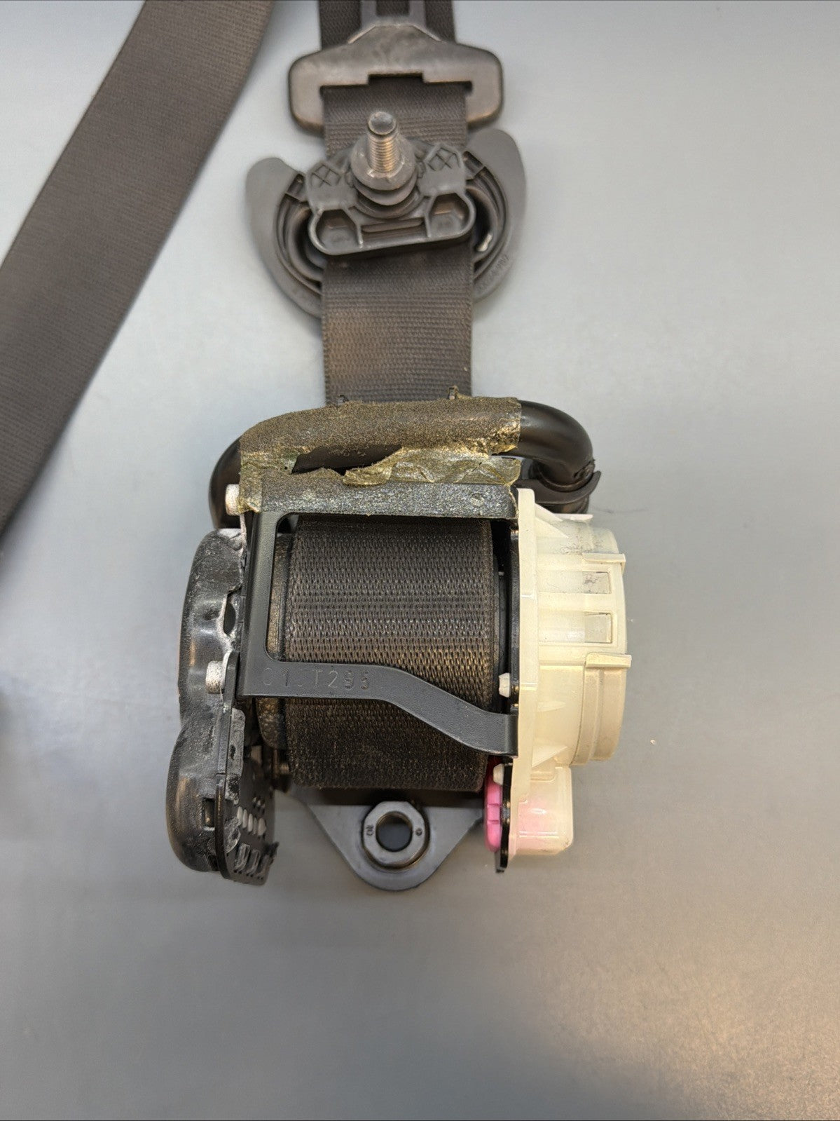 11-18 OEM BMW F25 F26 X3 X4 Front Left Driver Side Seat Belt Seatbelt Retractor