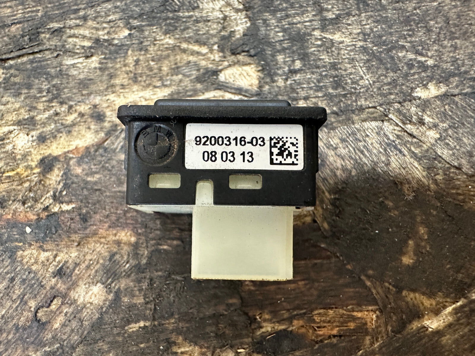 BMW 03-19 1/2/3/4/5/6/7 SERIES i3 X1 X3 Z4 TRUNK UNLOCKING SWITCH OEM 9200316