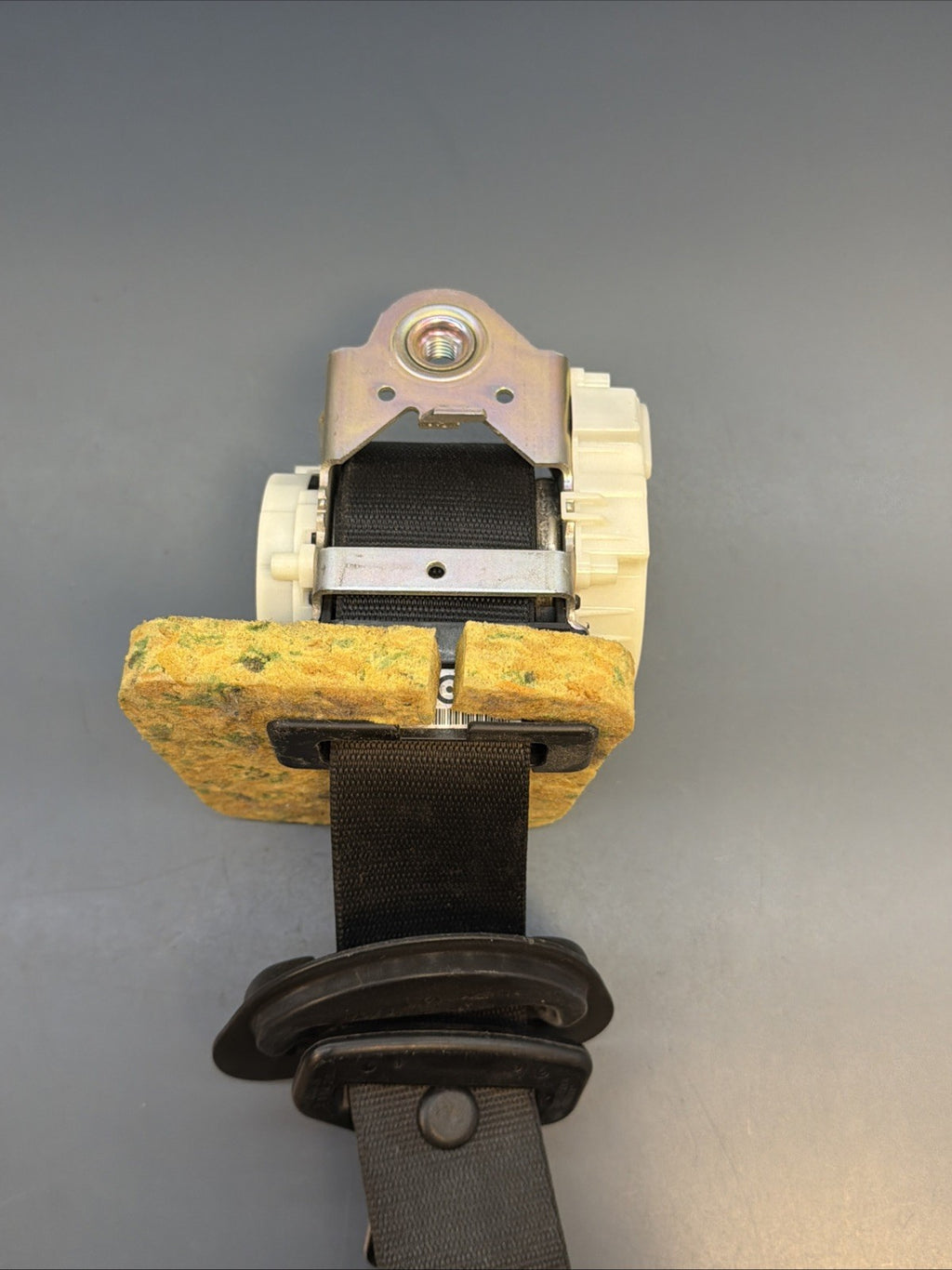 08-13 BMW E90 E92 E93 M3 OEM Coupe Front Right Seat Belt Black 34016740