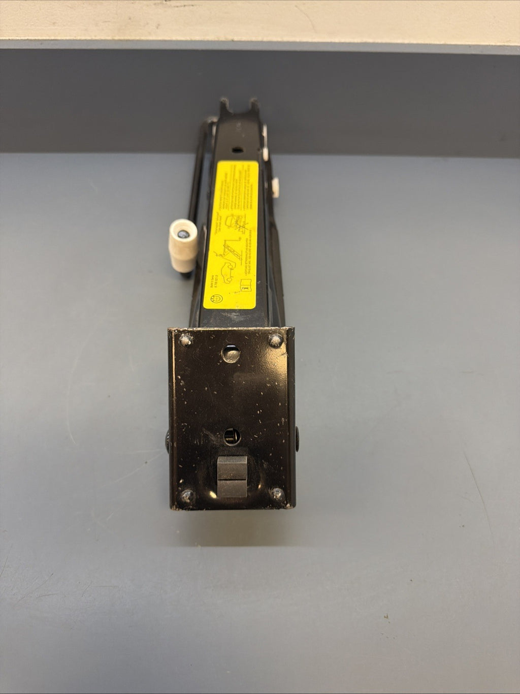 04-10 BMW E60 BMW 550I 525i 530 I 650i SPARE TIRE JACK CAR LIFT OEM 6766621