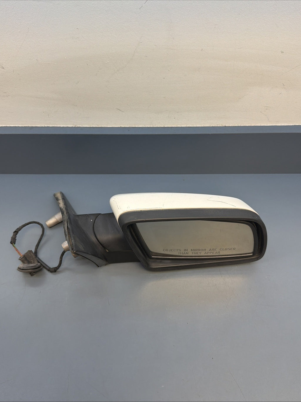 2006-2010 BMW 528i Front Right Side Door Side View Mirror Assembly 7043437 OEM