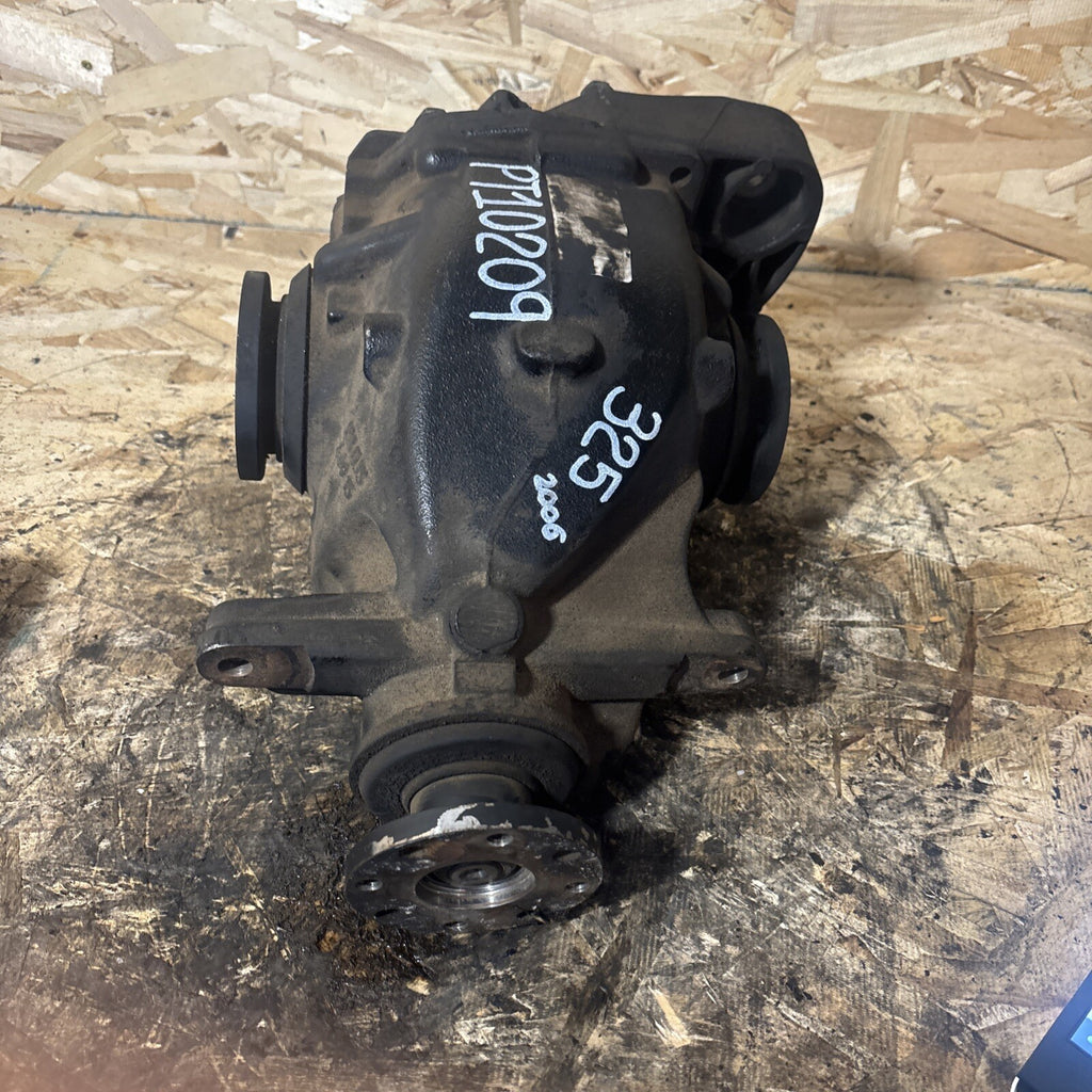 BMW E90 325 REAR DIFFERENTIAL 3 SERIES 3.73 FINAL DRIVE 33107566179 325