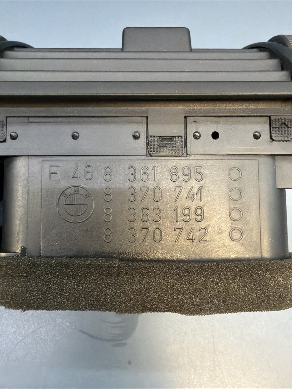1999-2006 BMW E46 3 Series 325i Center Dash AC Air Vent Assembly 8363199 OEM