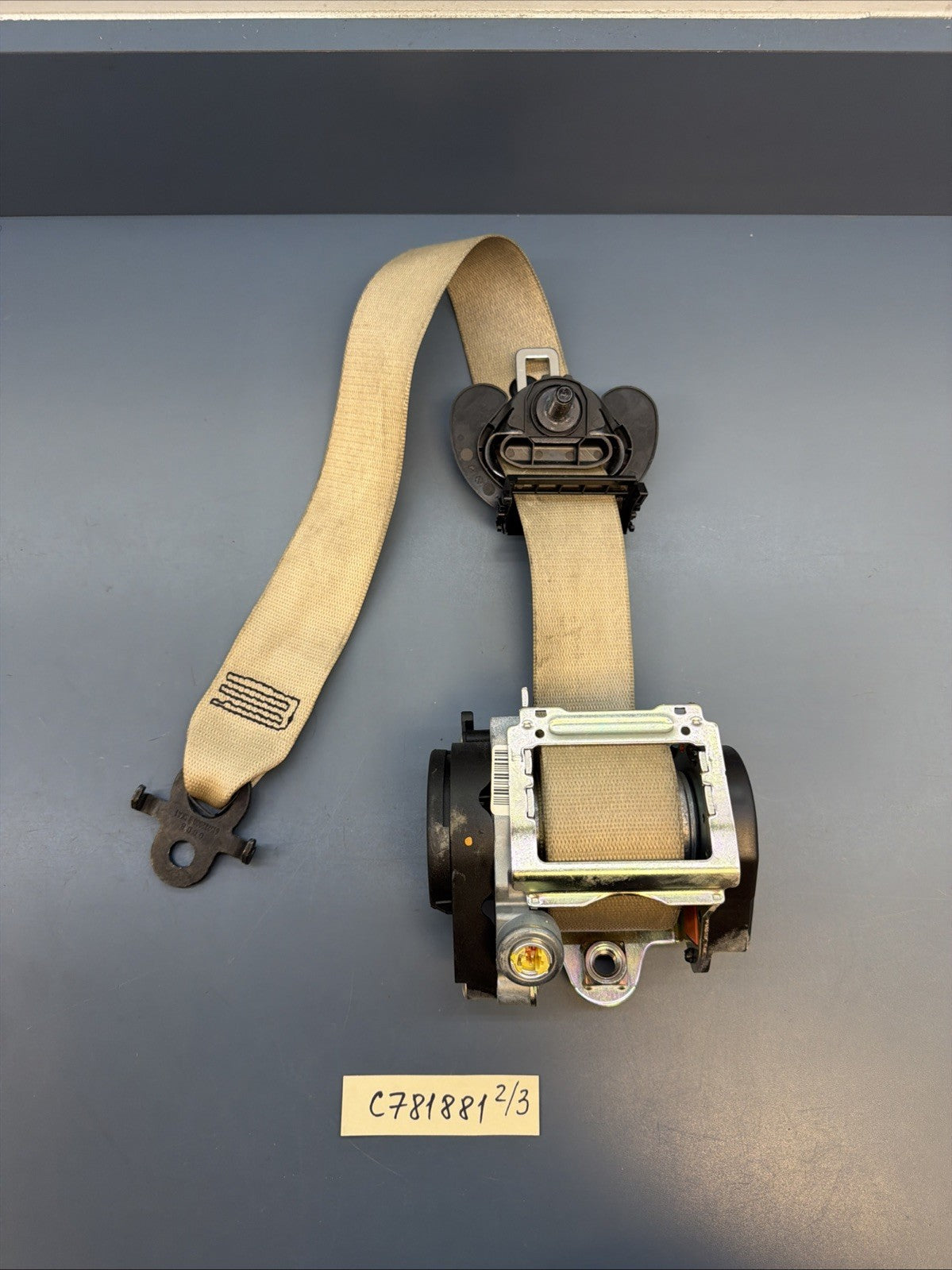 BMW 10-17 F10 5 SERIES FRONT RIGHT PASSENGER SEAT BELT RETARCTOR BEIGE 618120800