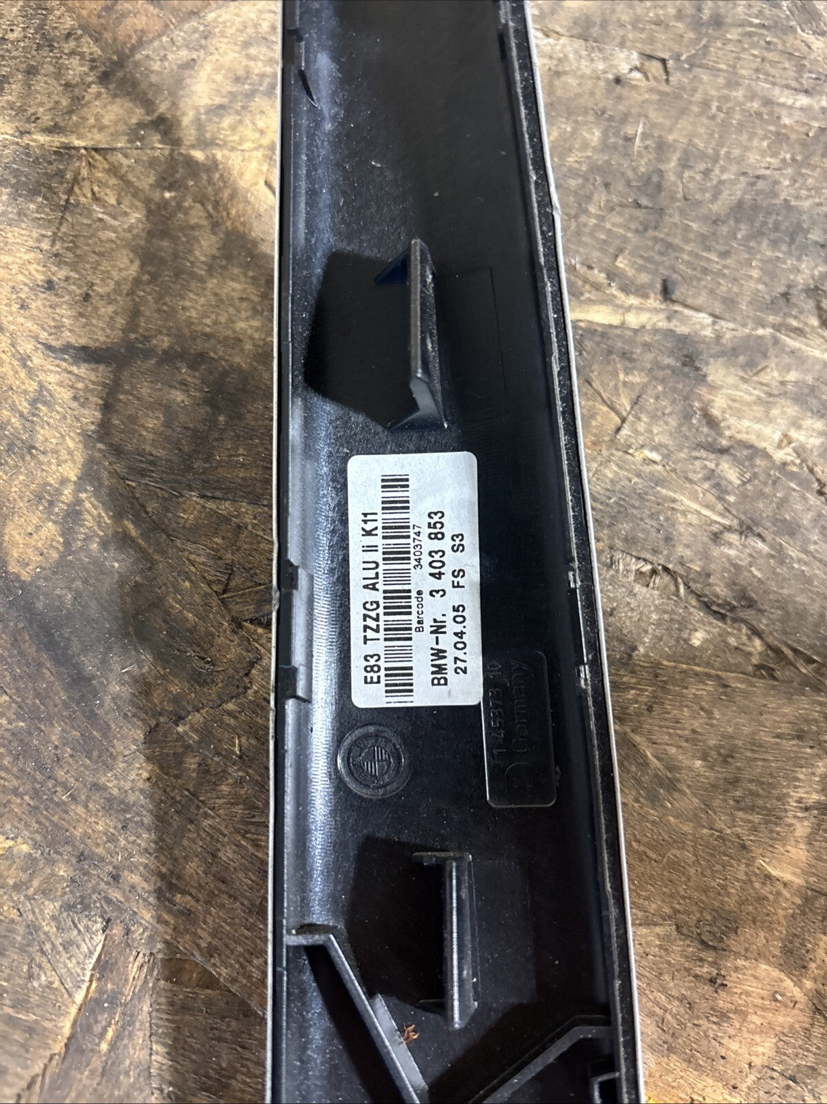 04 05 06 BMW X3 E83 REAR LEFT DRIVER SIDE DOOR STRIP HANDLE UPPER TRIM OEM D34
