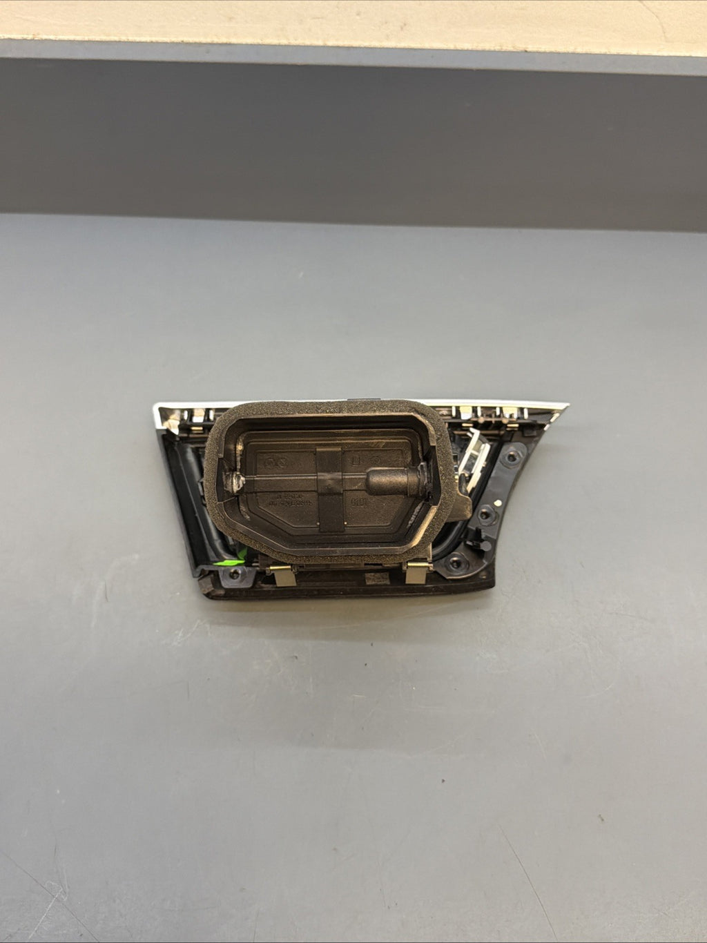 2012-2018 BMW 330i 328i 335i F30 F32 Left Side Dashboard Air Vent 9218549 OEM