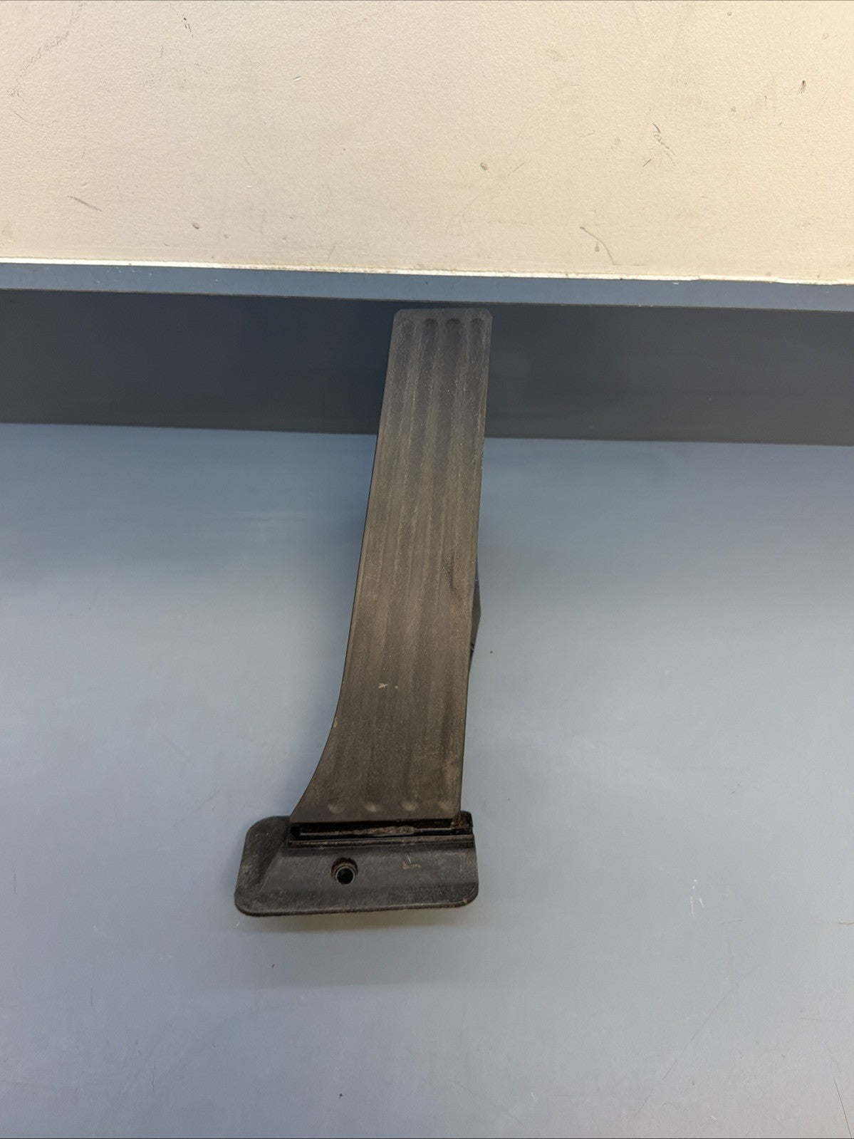 12-15 BMW E84 X1 Front Lower Accelerator Gas Foot Pedal Lever OEM 6860784