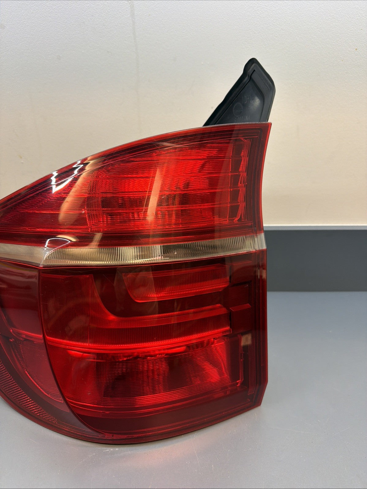 2011-2013 BMW X5 E70 GENUINE Driver Left Side Outer Tail Light Lamp OEM 7227791