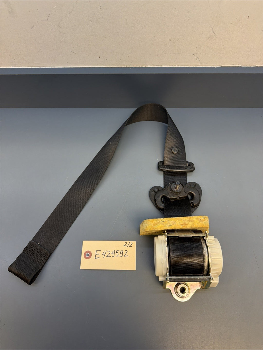 08-13 BMW E90 E92 E93 M3 OEM Coupe Front Right Seat Belt Black 34016740