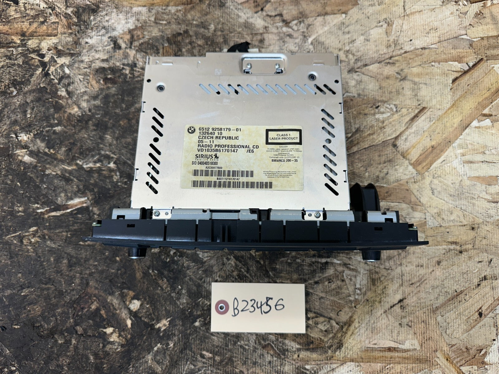 BMW 2006-2012 E90 AM/FM CD AUDIO RADIO PLAYER OEM 9258179