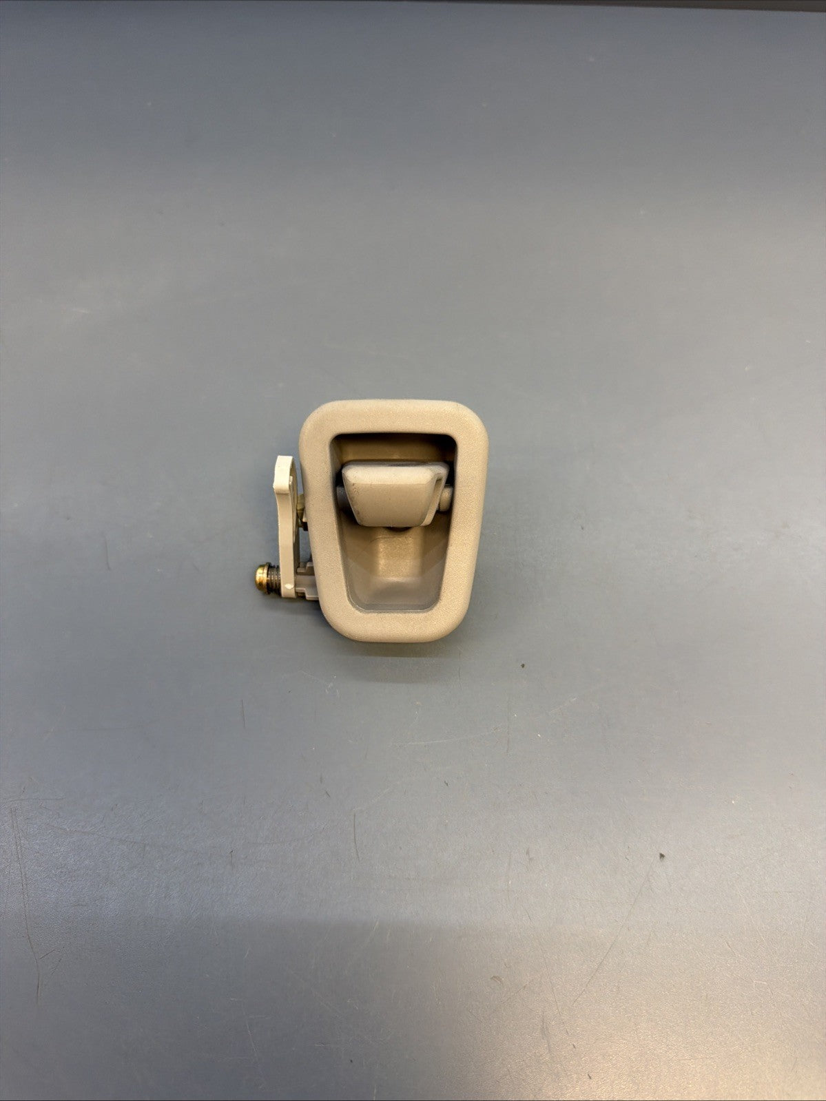 2007-2012 BMW 328i 335i COUPE E92 - CEILING HOOK HANGER 7008000 GREY