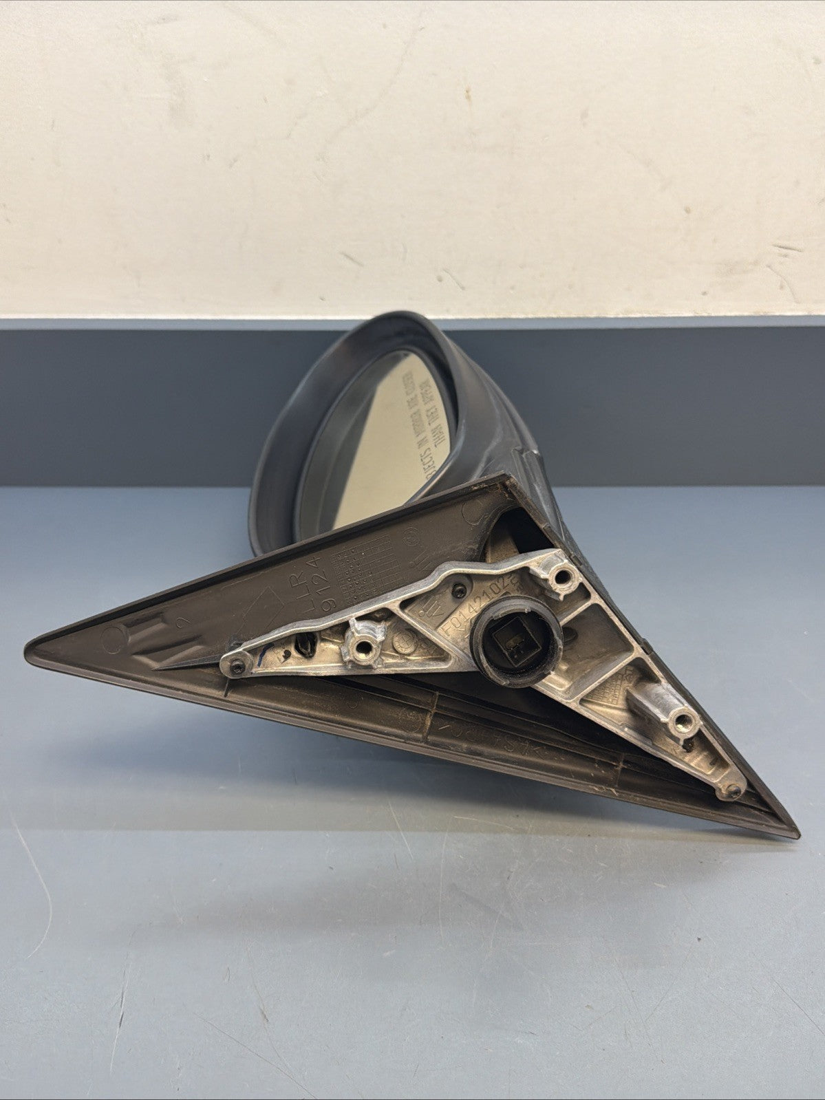 06-08 BMW E90 E91 325i FRONT RIGHT Passenger Side Mirror OEM PRE LCI 7075626