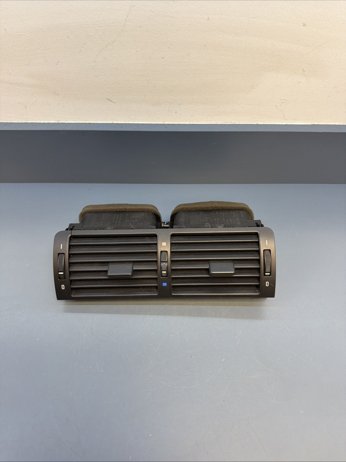 1999-2006 BMW E46 3 Series 325i Center Dash AC Air Vent Assembly 8363199 OEM