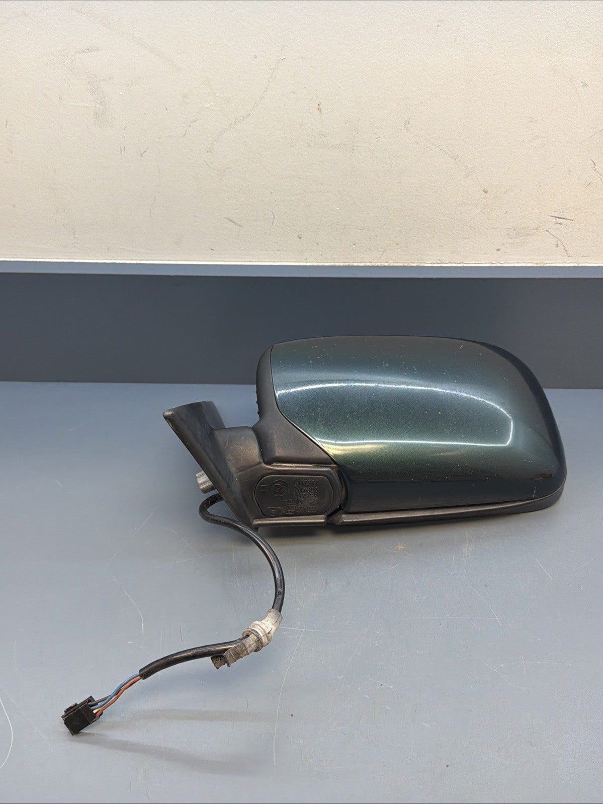 BMW 1995 E34 530i   Left Driver side  Door Mirror 0117351  GREEN