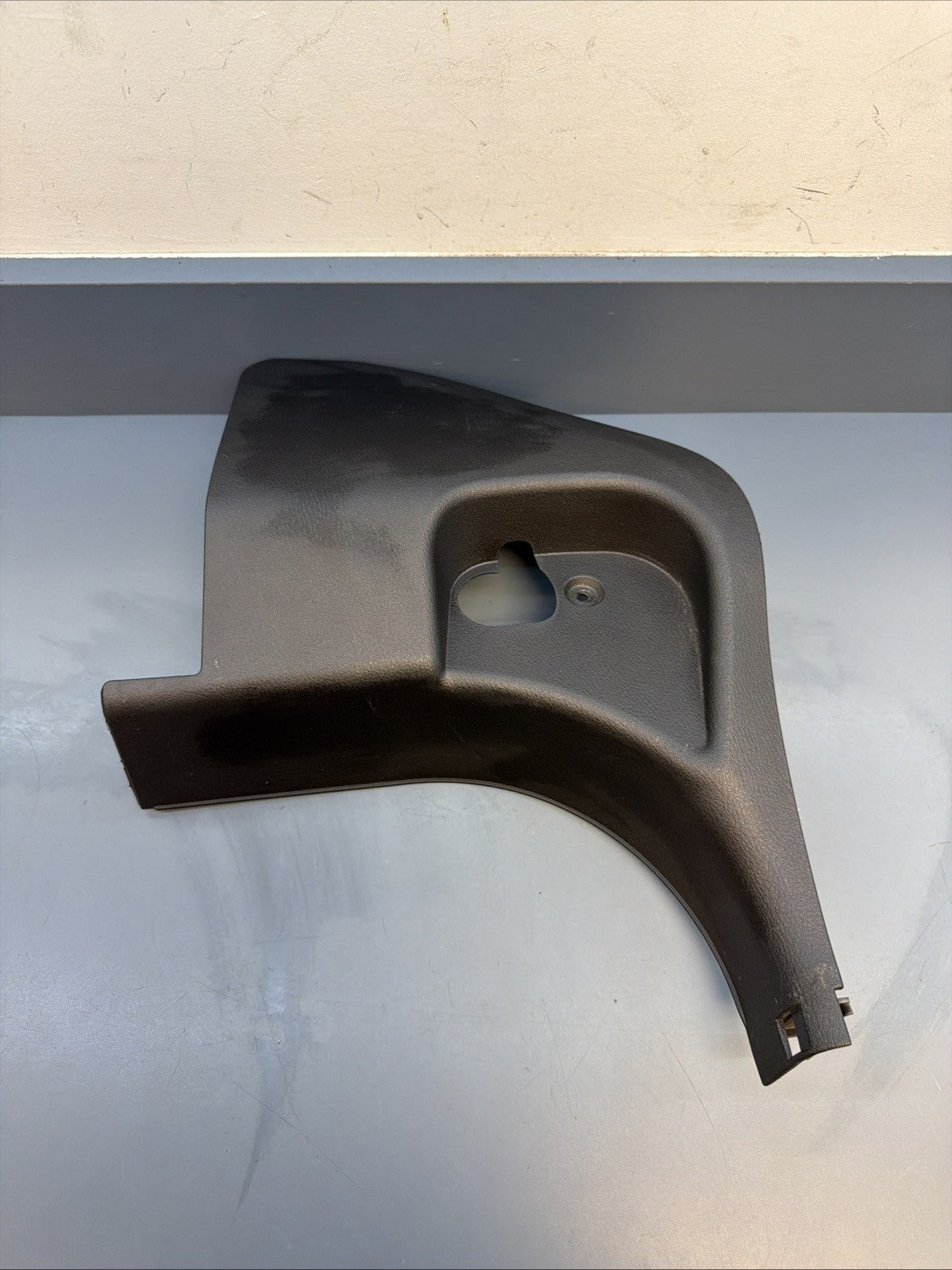18 - 2023 BMW X2 F39 FRONT LEFT DOOR SILL KICK PANEL COVER OEM 7492597