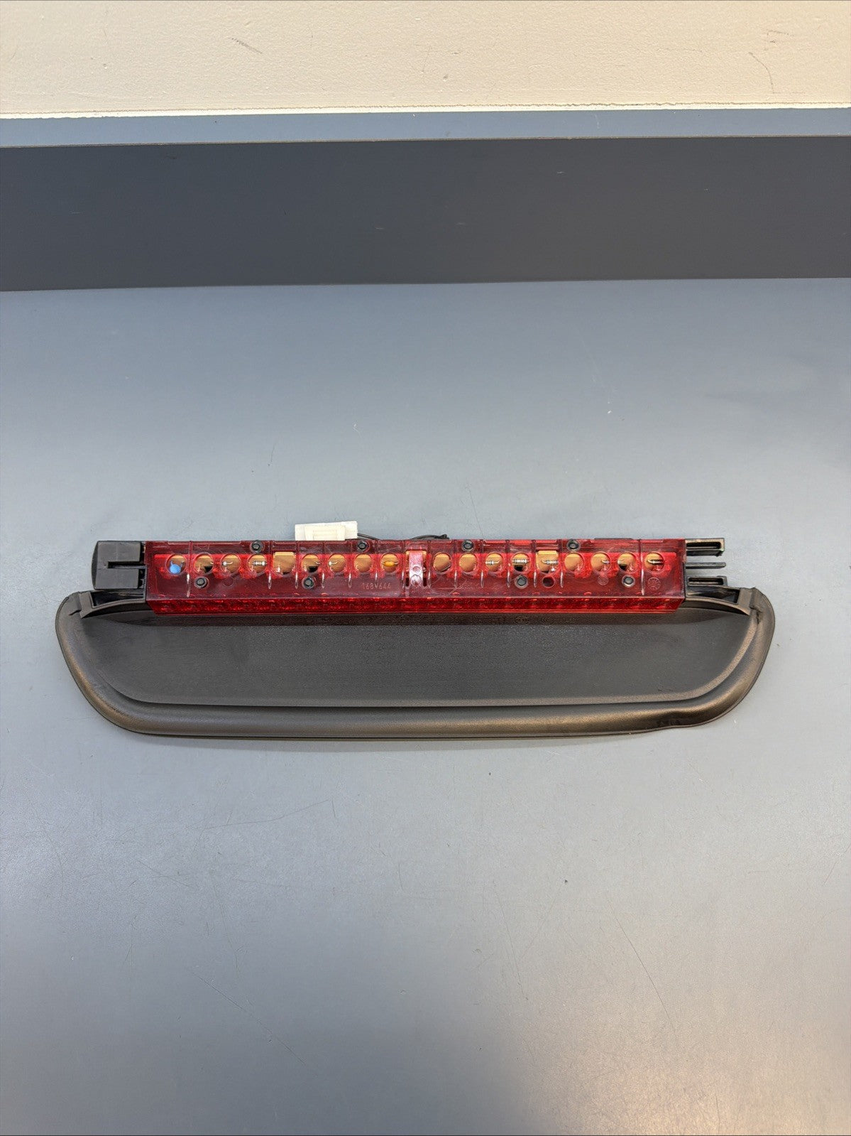 2006-2011 BMW E90 SEDAN 328I 330I 335I M3 THIRD BRAKE STOP LIGHT LAMP 7146059
