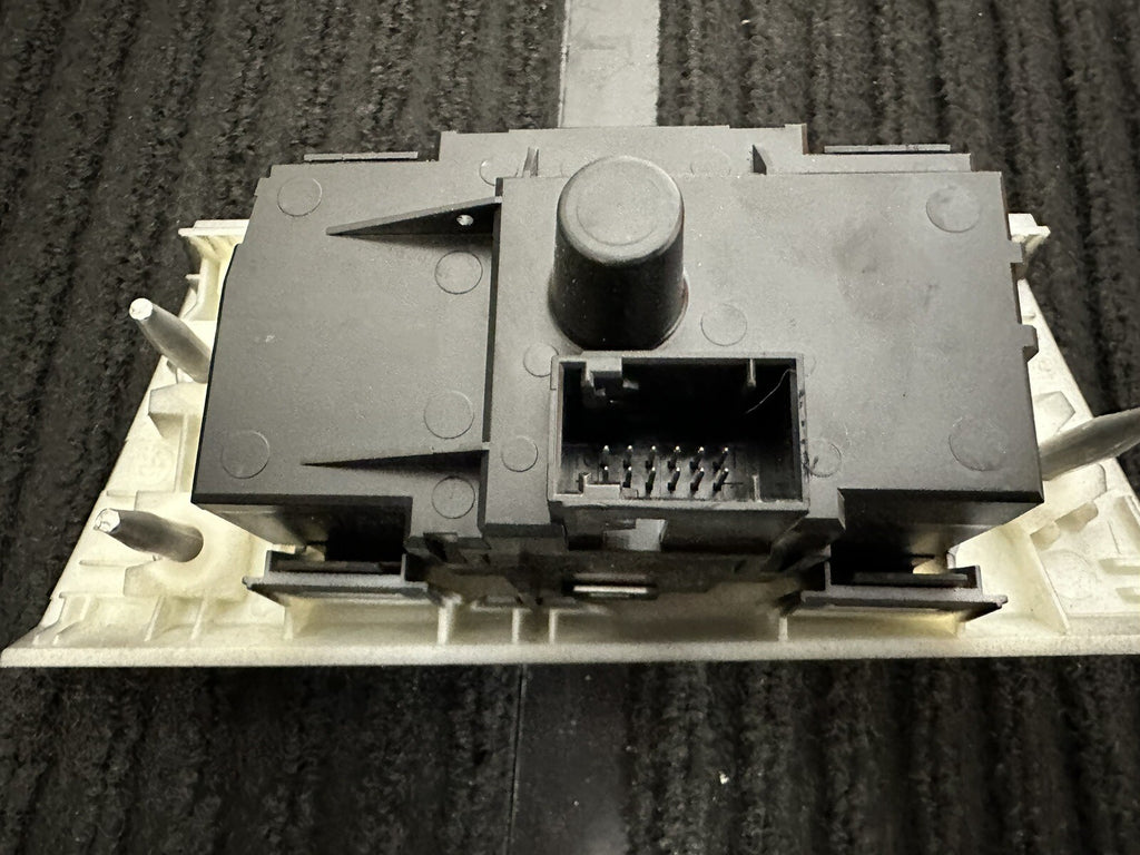 06-11 BMW E90 E91 E92 3 SERIES  HEADLIGHT FOGLIGHT SWITCH OEM 9185537