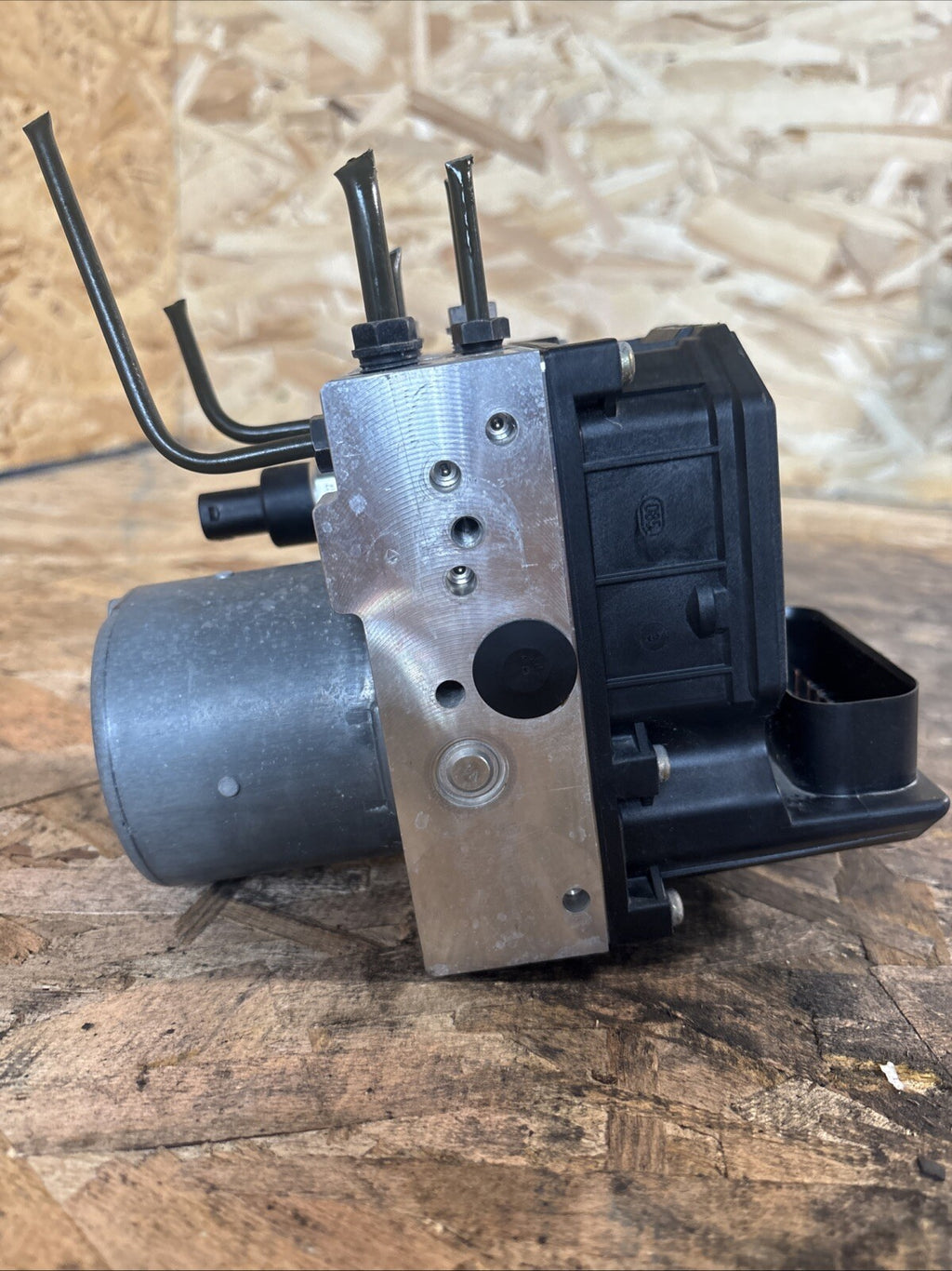 BMW E46 325xi 330xi ABS PUMP BRAKE CONTROLLER ASC HYDRAULIC HYDRO BLOCK UNIT DSC