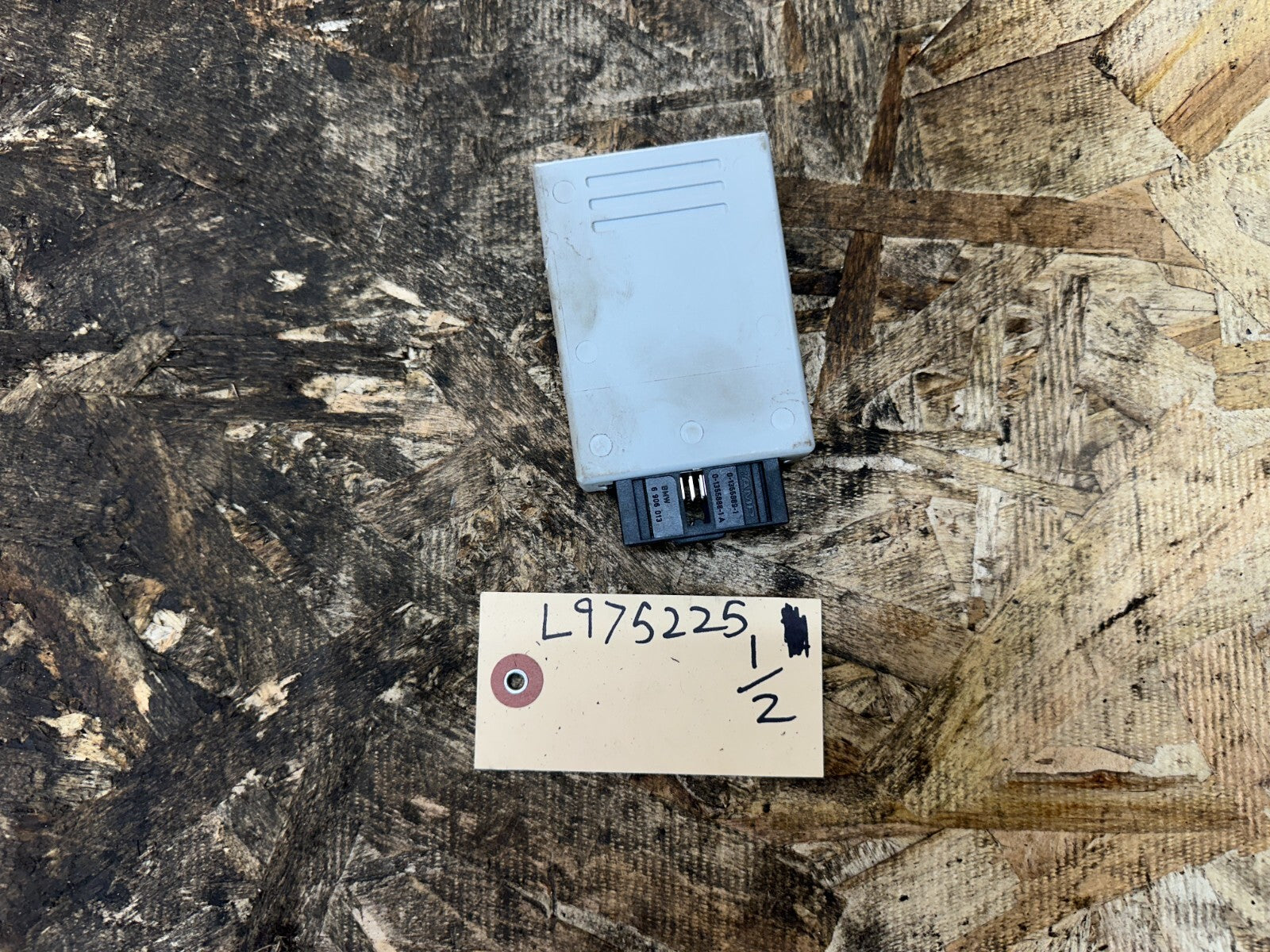 BMW 11-17 F25 X3 F30 3 SERIES F10 5 SERIES TOWING CONTROL MODULE OEM 6850496
