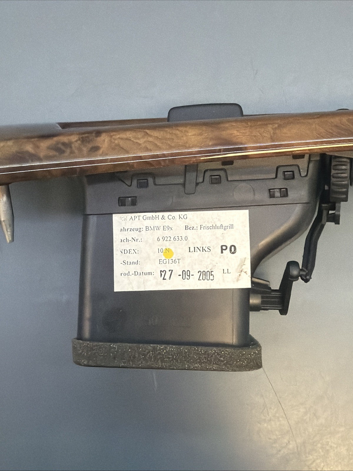 06-13 BMW E90 325I 328I 330i 335I LEFT DASH DASHBOARD DRIVER AIR VENT 6922633